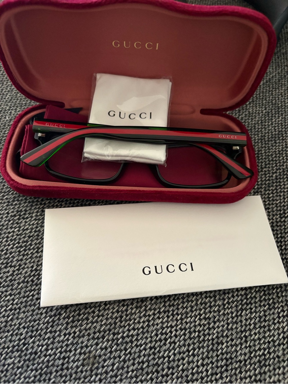 Gucci Eyewear - Black/Green Transparent Frame - Unisex - Picture 2 of 8